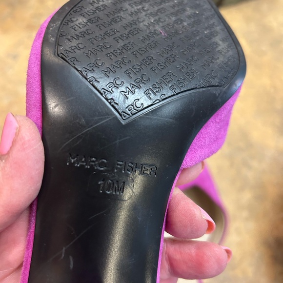 Marc Fisher Fuchsia Suede Block Heels - Picture 8 of 8